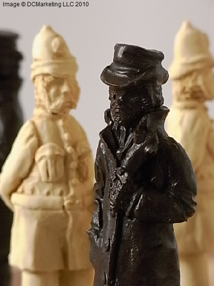 Sherlock Holmes (Large) Plain Theme Chess Set